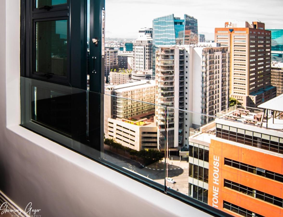 16 On Bree Luxury Studio Apartment With City Mountain Sea Views Cape Town Exterior photo